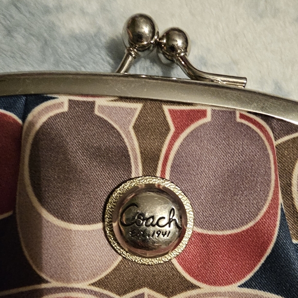*SOLD*Coach tote and kisslock coin purse. Please see all photos - Picture 3 of 16